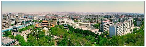 Parque Baiyin: Um Oásis Verde e Uma Jornada Histórica em Lanzhou!