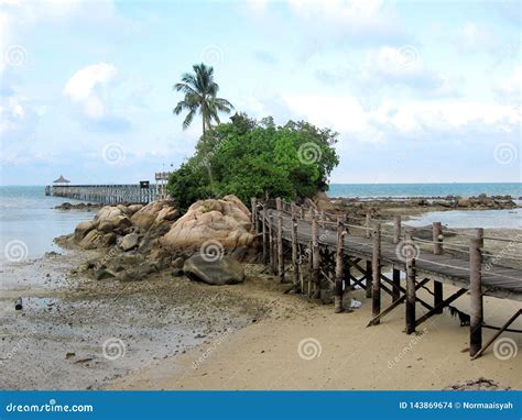 Nongsa Beach: Uma Praia Encantadora com Um Toque de Aventura Tropical!