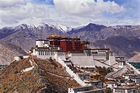 O Palácio de Potala: Tesouro Arquiteturais e Centro Espiritual na Região de Lhasa!